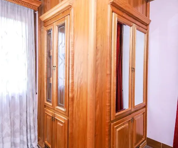 Hotel Brilant Antik Center 4*