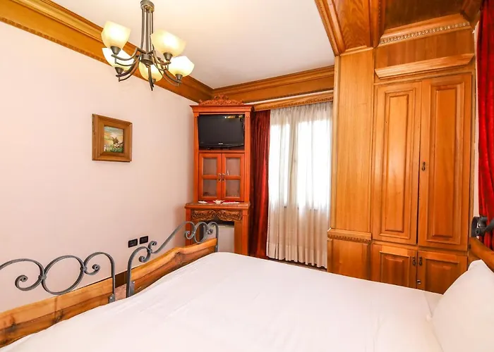 Hotel Brilant Antik Center