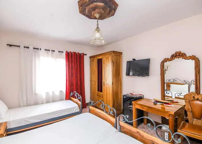 Hotel Brilant Antik Center 4*