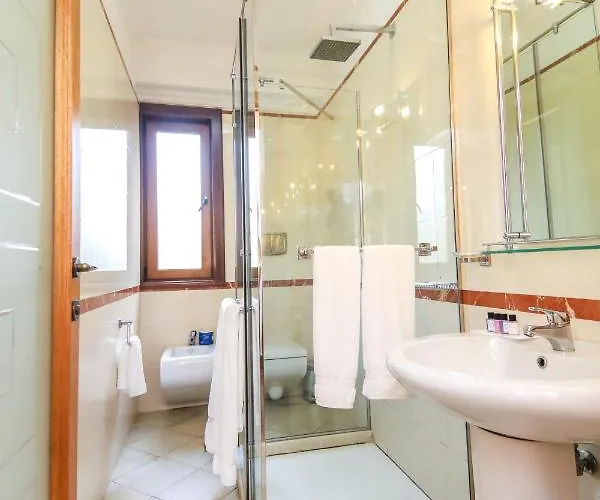 Hotel Brilant Antik Center Tirana