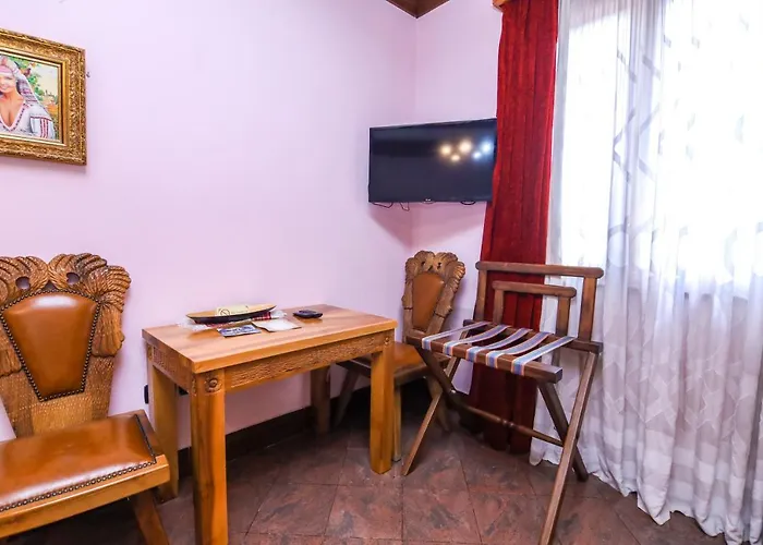 Hotel Brilant Antik Center 4*