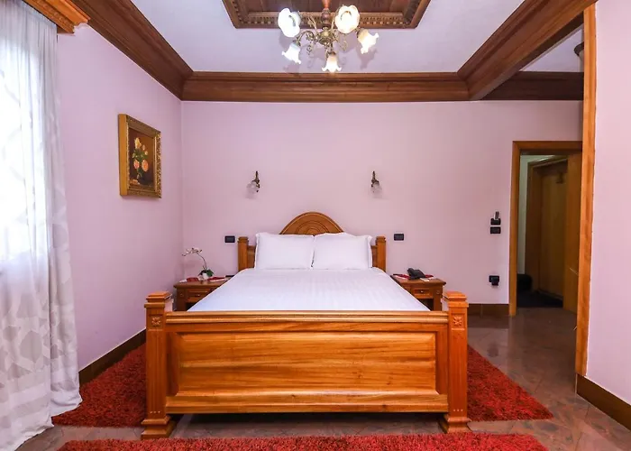 Hotel Brilant Antik Center 4*