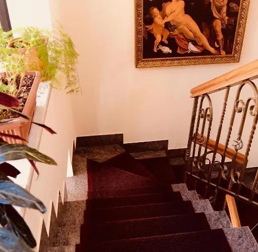 Brilant Antik Center 4* 地拉那