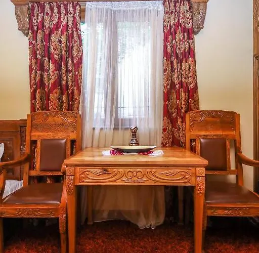 酒店 Brilant Antik Center 4*