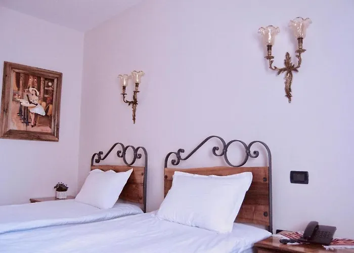 Hotel Brilant Antik Center