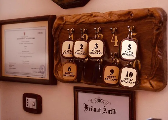 Brilant Antik Center 4* 地拉那