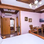 Hotel Brilant Antik Center 4*