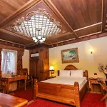 Brilant Antik Center Hotel