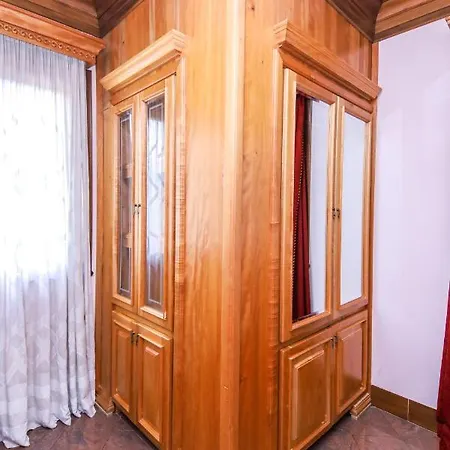 酒店 Brilant Antik Center 4*