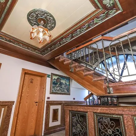 酒店 Brilant Antik Center