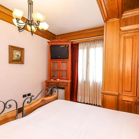 酒店 Brilant Antik Center