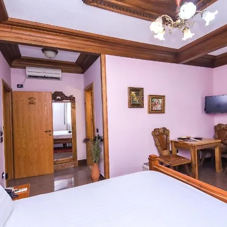 Отель Brilant Antik Center 4*