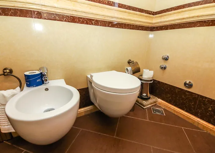 Brilant Antik Center ティラナ