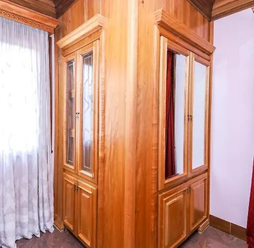 Brilant Antik Center