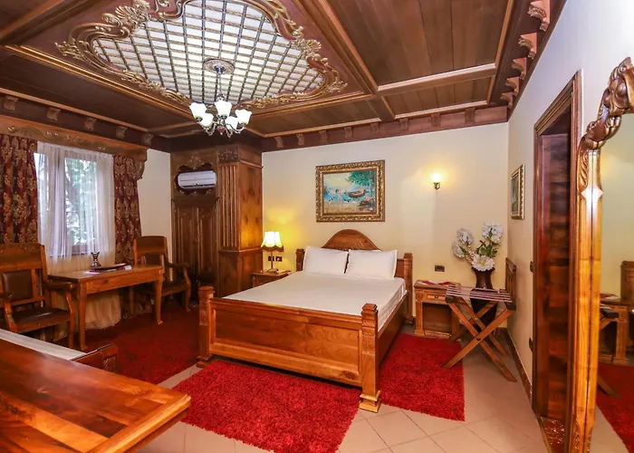 Hotel Brilant Antik Center 4*